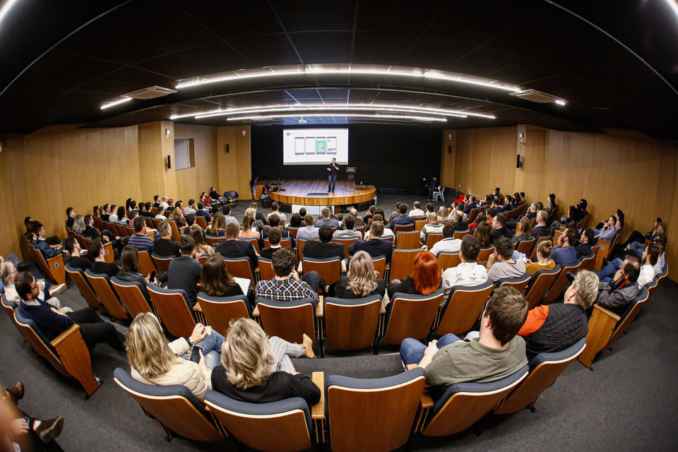 Empresarial e Palestras